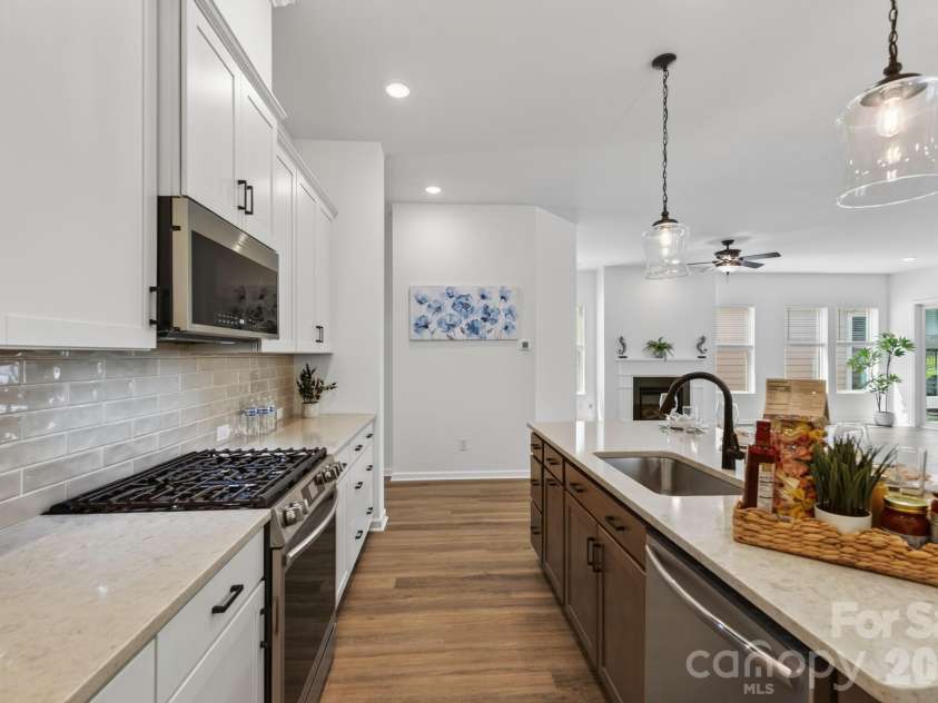 1338 Encore Lane, Waxhaw, NC 28173.  MLS# CAR4395212, YatesRealty ID 18890. Kitchen