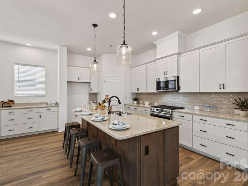 1338 Encore Lane, Waxhaw, NC 28173.  MLS# CAR4395212, YatesRealty ID 18890. Kitchen 