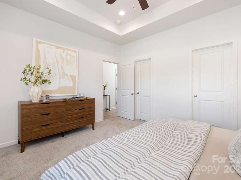 1231 Edgewood Road, Charlotte, NC 28208.  MLS# CAR4268873, YatesRealty ID 18891. Representation