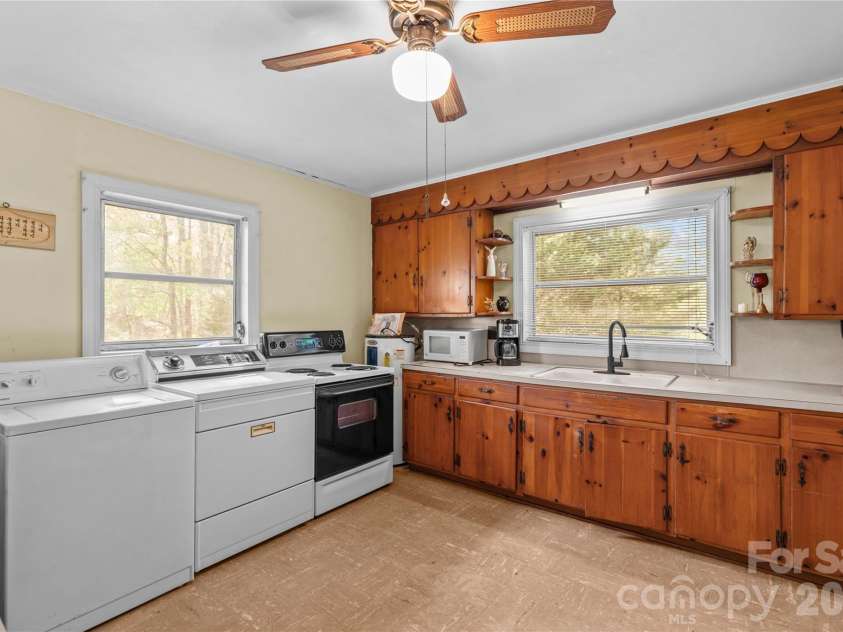 151 Bent Twig Drive, Statesville, NC 28677.  MLS# CAR4369166, YatesRealty ID 18891. 