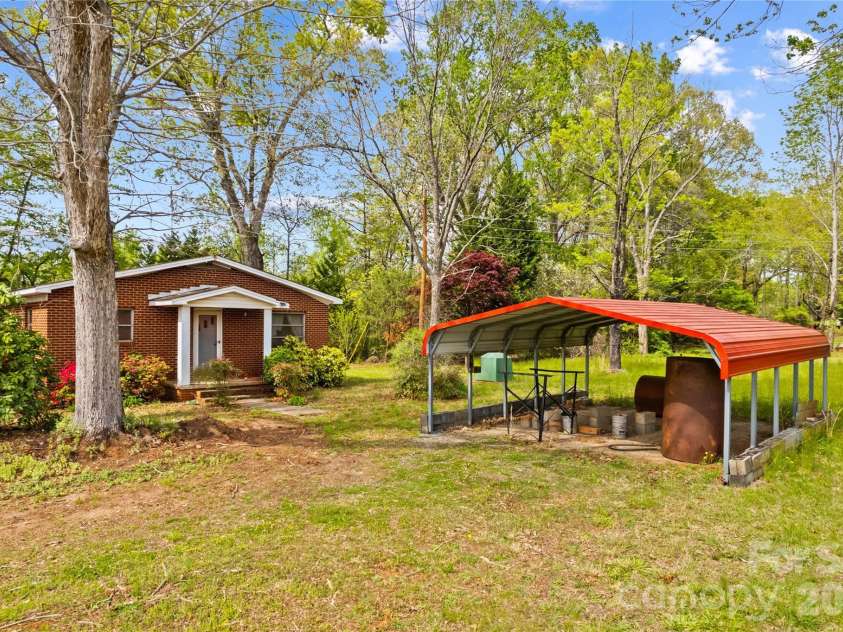 151 Bent Twig Drive, Statesville, NC 28677.  MLS# CAR4369166, YatesRealty ID 18891. 