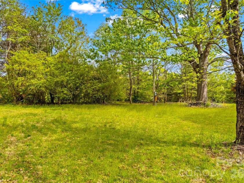 151 Bent Twig Drive, Statesville, NC 28677.  MLS# CAR4369166, YatesRealty ID 18891. 