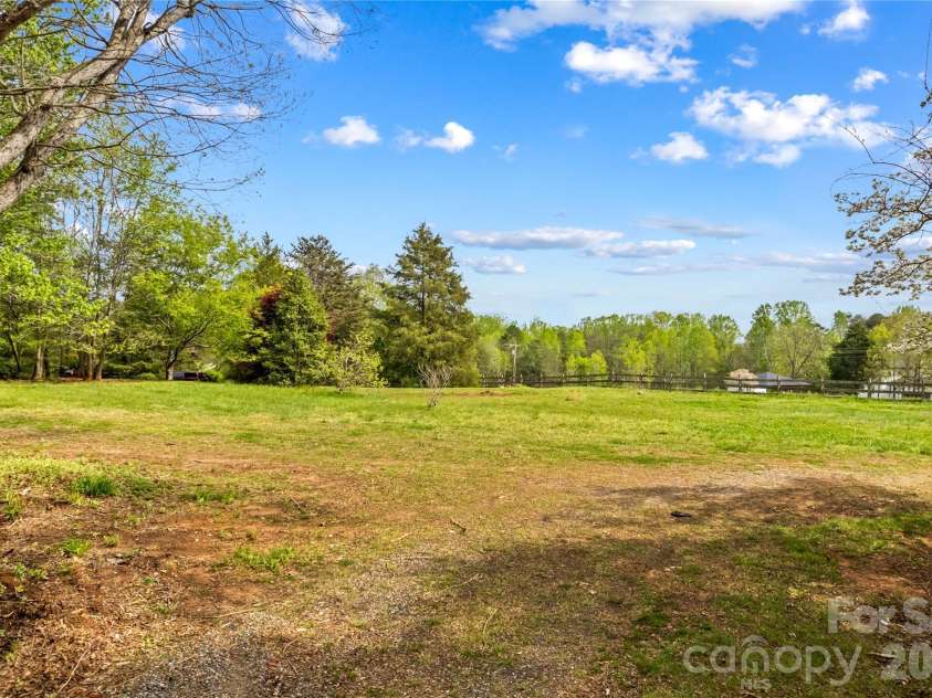 151 Bent Twig Drive, Statesville, NC 28677.  MLS# CAR4369166, YatesRealty ID 18891. 