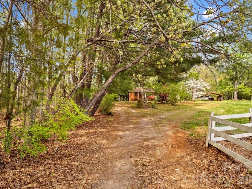 151 Bent Twig Drive, Statesville, NC 28677.  MLS# CAR4369166, YatesRealty ID 18891. 