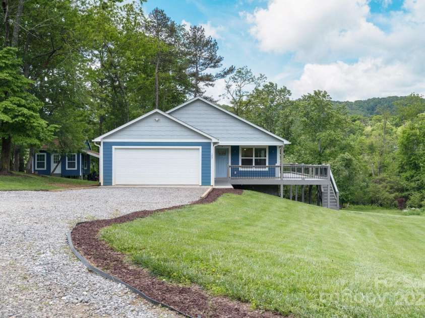 123 Dapple Road, Candler, NC 28715.  MLS# CAR4257282, YatesRealty ID 18892. Private Rd