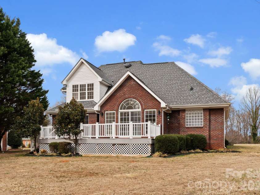 14340 Kendalton Meadow Drive, Mint Hill, NC 28227.  MLS# CAR4343140, YatesRealty ID 18892. 