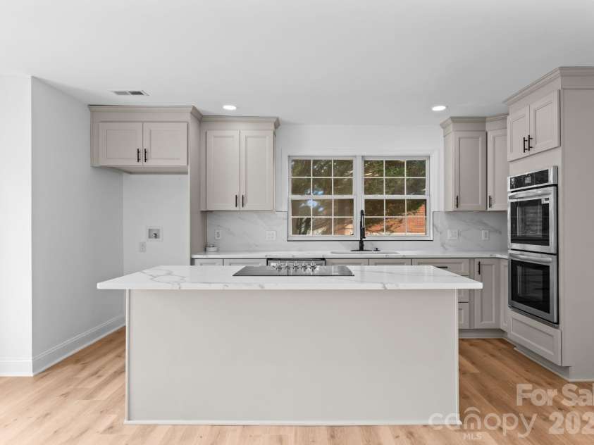 14340 Kendalton Meadow Drive, Mint Hill, NC 28227.  MLS# CAR4343140, YatesRealty ID 18892. 