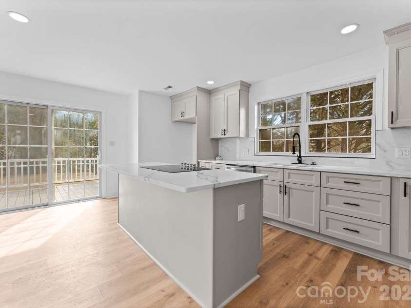 14340 Kendalton Meadow Drive, Mint Hill, NC 28227.  MLS# CAR4343140, YatesRealty ID 18892. 