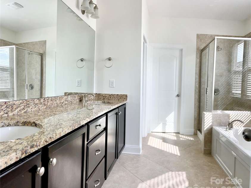 1019 Dunhill Lane, Waxhaw, NC 28173.  MLS# CAR4226666, YatesRealty ID 18893. 