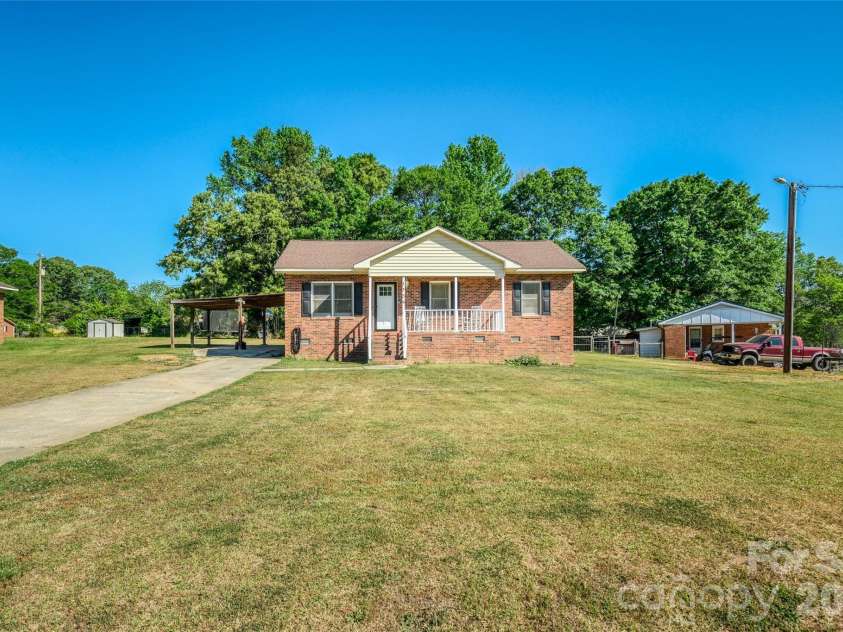 1704 Williams Circle, Lancaster, SC 29720.  MLS# CAR4371942, YatesRealty ID 18894. 