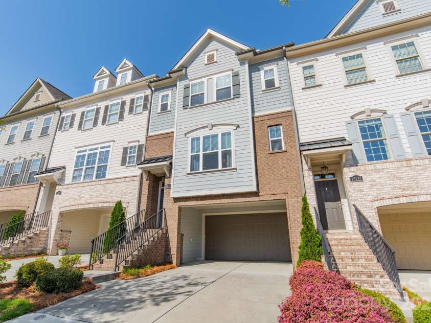 15133 Rocky Bluff Loop, Davidson, NC 28036.  MLS# CAR4246119, YatesRealty ID 18895. Welcome Home!
