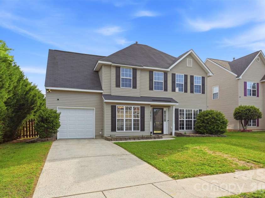 7130 Gallatin Lane, Charlotte, NC 28213.  MLS# CAR4369797, YatesRealty ID 18896. 