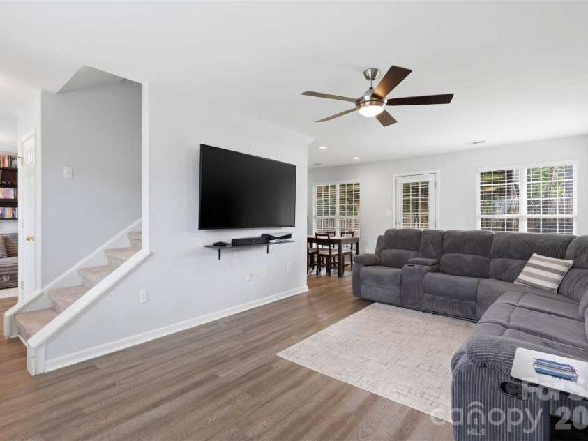 7130 Gallatin Lane, Charlotte, NC 28213.  MLS# CAR4369797, YatesRealty ID 18896. 