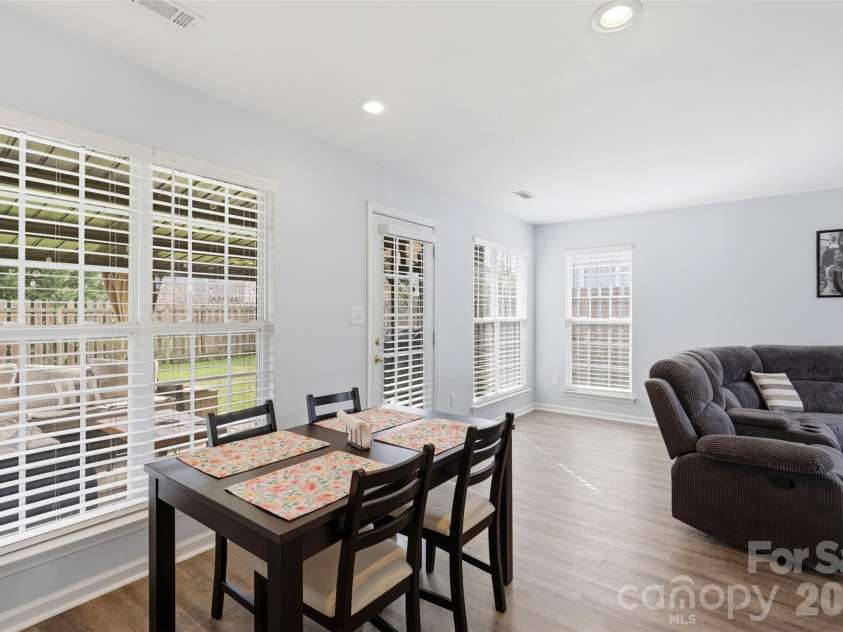 7130 Gallatin Lane, Charlotte, NC 28213.  MLS# CAR4369797, YatesRealty ID 18896. 