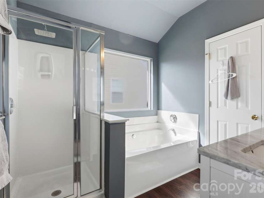 7130 Gallatin Lane, Charlotte, NC 28213.  MLS# CAR4369797, YatesRealty ID 18896. 