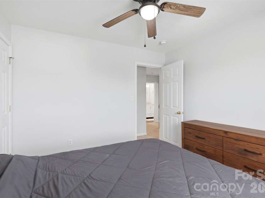 7130 Gallatin Lane, Charlotte, NC 28213.  MLS# CAR4369797, YatesRealty ID 18896. 