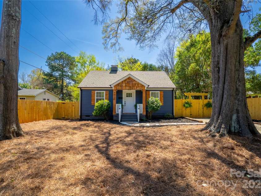 4429 Major Street, Charlotte, NC 28208.  MLS# CAR4243090, YatesRealty ID 18897. Charming mature trees