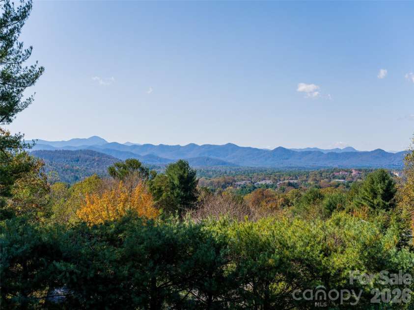 50 Park Avenue, Asheville, NC 28803.  MLS# CAR4351911, YatesRealty ID 18897. 