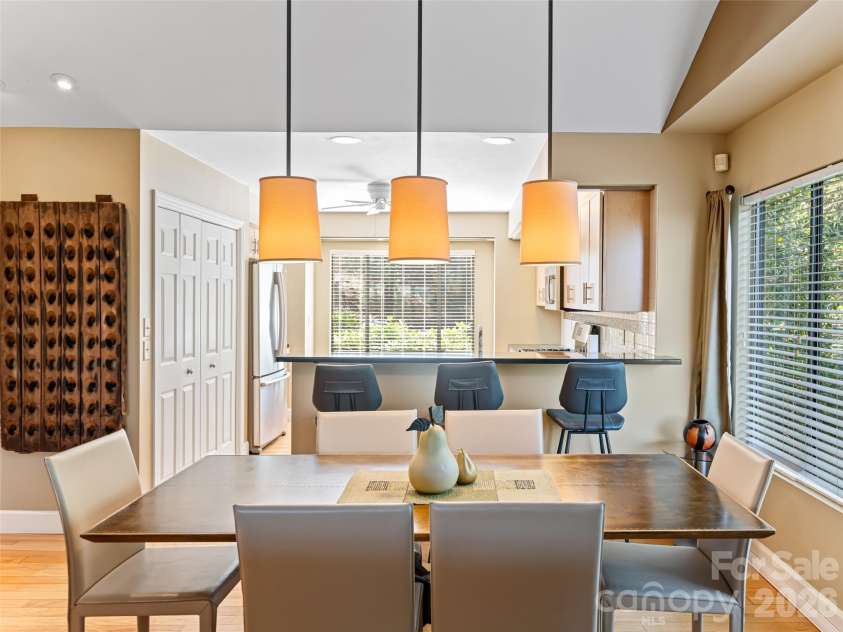 50 Park Avenue, Asheville, NC 28803.  MLS# CAR4351911, YatesRealty ID 18897. 