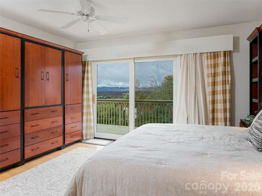 50 Park Avenue, Asheville, NC 28803.  MLS# CAR4351911, YatesRealty ID 18897. 