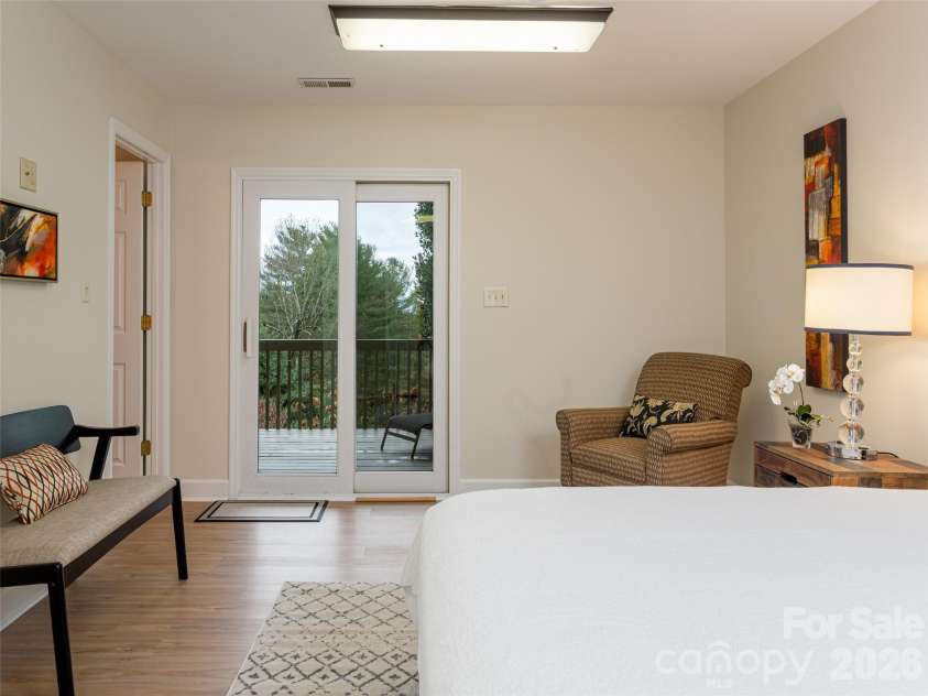 50 Park Avenue, Asheville, NC 28803.  MLS# CAR4351911, YatesRealty ID 18897. 