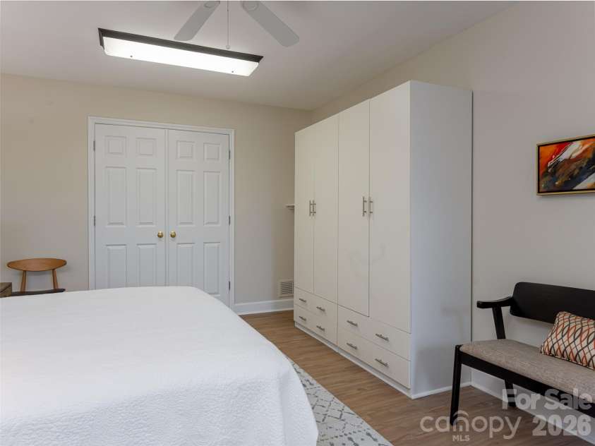50 Park Avenue, Asheville, NC 28803.  MLS# CAR4351911, YatesRealty ID 18897. 