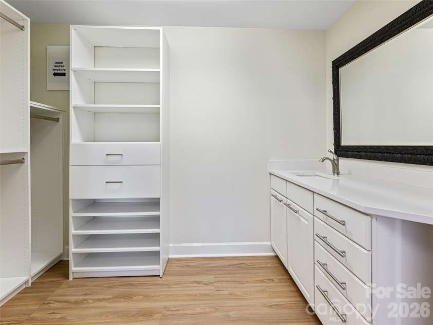 50 Park Avenue, Asheville, NC 28803.  MLS# CAR4351911, YatesRealty ID 18897. 