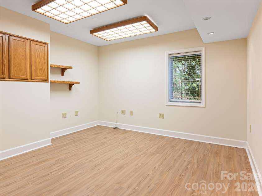 50 Park Avenue, Asheville, NC 28803.  MLS# CAR4351911, YatesRealty ID 18897. 