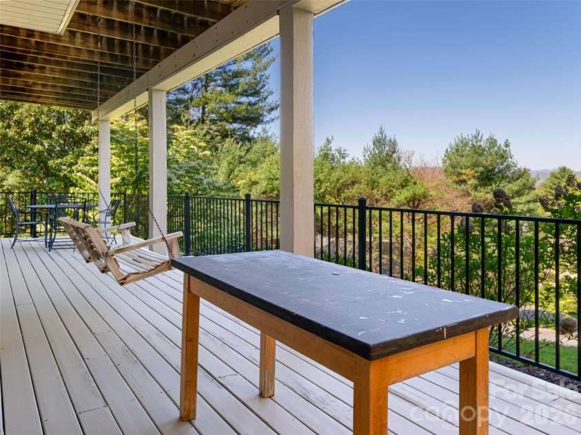 50 Park Avenue, Asheville, NC 28803.  MLS# CAR4351911, YatesRealty ID 18897. 