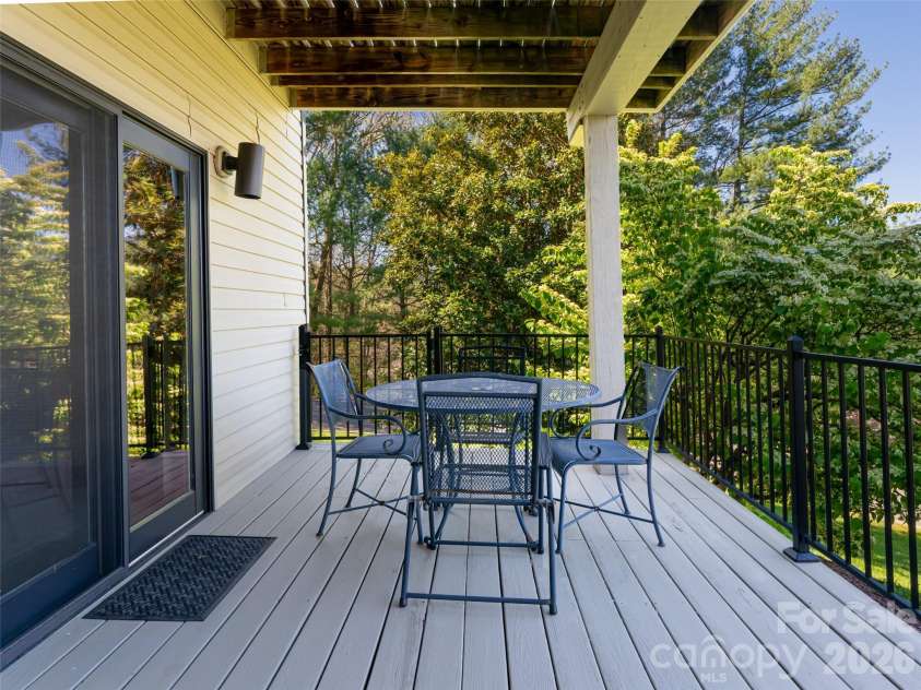 50 Park Avenue, Asheville, NC 28803.  MLS# CAR4351911, YatesRealty ID 18897. 