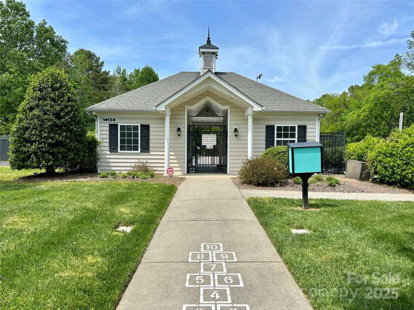 12713 Frank Wiley Lane, Charlotte, NC 28278.  MLS# CAR4250823, YatesRealty ID 18898. 