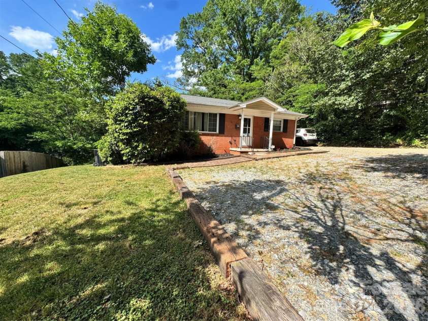 153 American Avenue, Concord, NC 28025.  MLS# CAR4373583, YatesRealty ID 18898. 