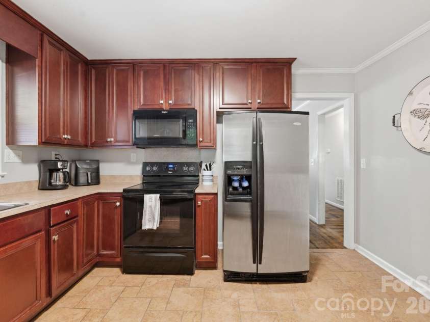 153 American Avenue, Concord, NC 28025.  MLS# CAR4373583, YatesRealty ID 18898. Kitchen