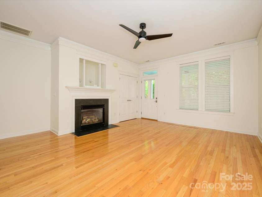 541 Jetton Street, Davidson, NC 28036.  MLS# CAR4253876, YatesRealty ID 18899. 