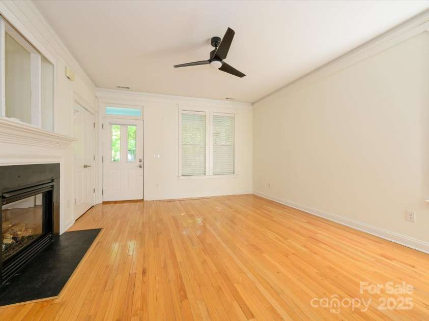 541 Jetton Street, Davidson, NC 28036.  MLS# CAR4253876, YatesRealty ID 18899. 