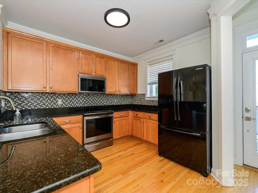 541 Jetton Street, Davidson, NC 28036.  MLS# CAR4253876, YatesRealty ID 18899. 