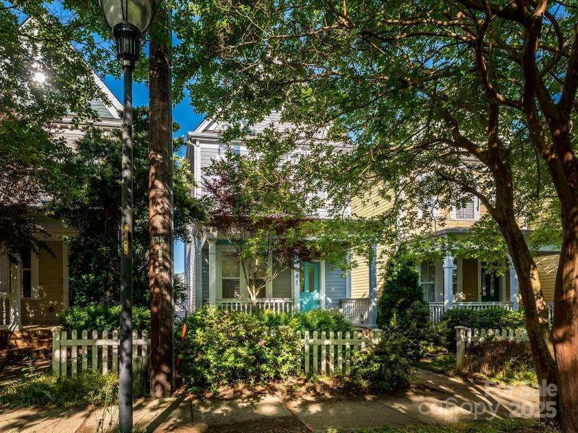 541 Jetton Street, Davidson, NC 28036.  MLS# CAR4253876, YatesRealty ID 18899. Welcome 541 Jetton St