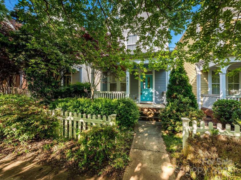 541 Jetton Street, Davidson, NC 28036.  MLS# CAR4253876, YatesRealty ID 18899. Welcome home!