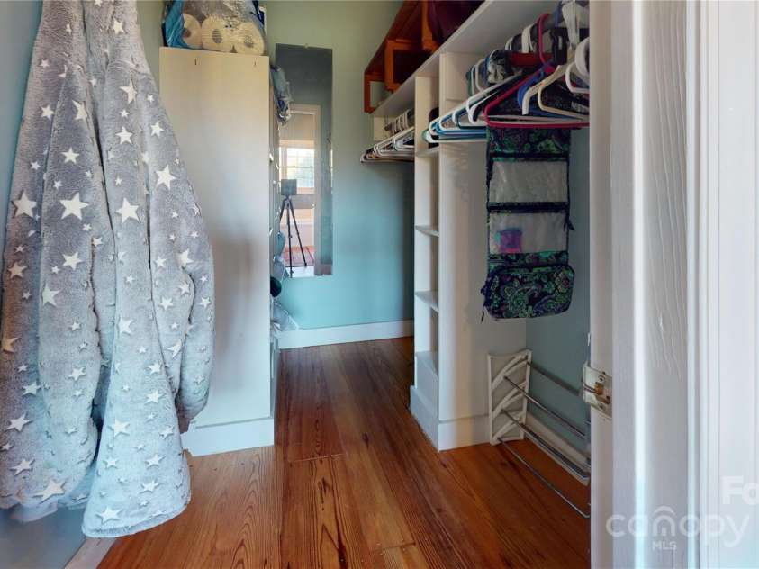 11 Wildflower Lane, Newland, NC 28657.  MLS# CAR4313301, YatesRealty ID 189. 