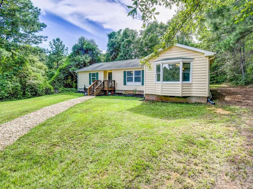 11146 NC 9 Highway, Columbus, NC 28722.  MLS# CAR4179957, YatesRealty ID 189. 