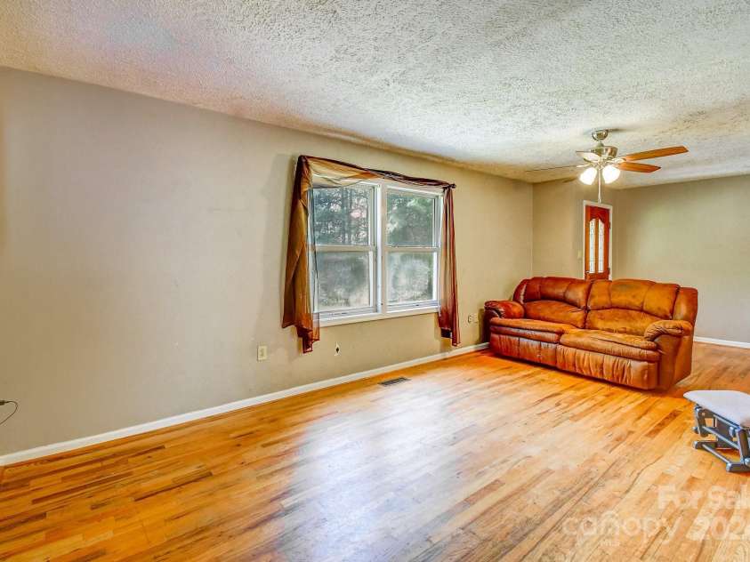 11146 NC 9 Highway, Columbus, NC 28722.  MLS# CAR4179957, YatesRealty ID 189. 