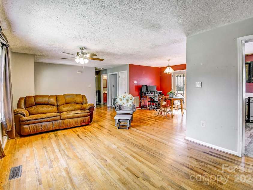 11146 NC 9 Highway, Columbus, NC 28722.  MLS# CAR4179957, YatesRealty ID 189. 