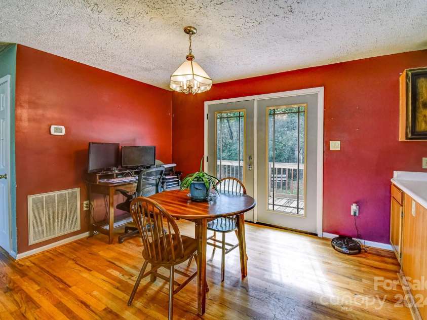 11146 NC 9 Highway, Columbus, NC 28722.  MLS# CAR4179957, YatesRealty ID 189. 