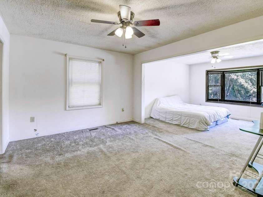 11146 NC 9 Highway, Columbus, NC 28722.  MLS# CAR4179957, YatesRealty ID 189. 