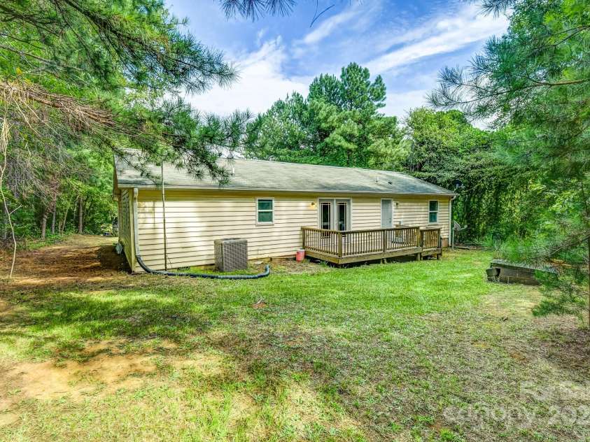 11146 NC 9 Highway, Columbus, NC 28722.  MLS# CAR4179957, YatesRealty ID 189. 