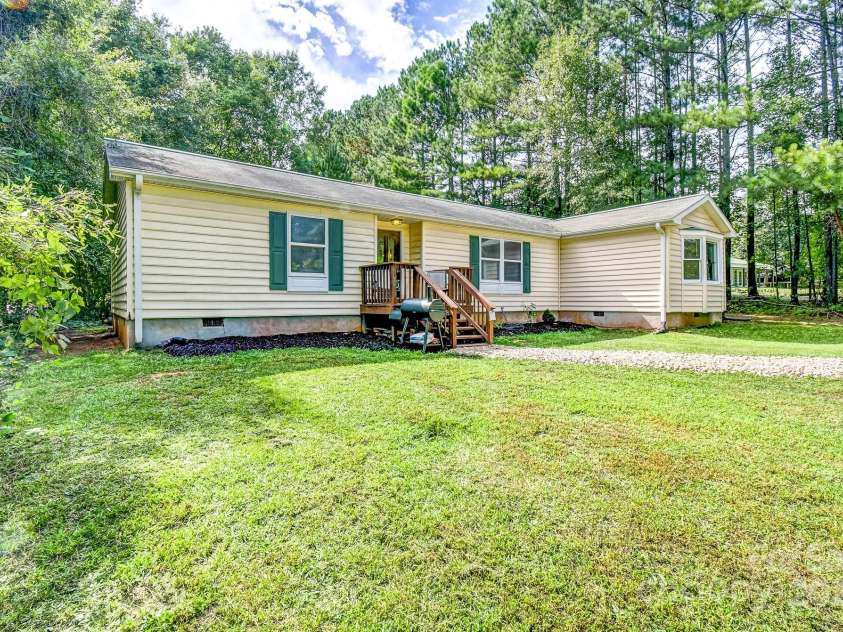 11146 NC 9 Highway, Columbus, NC 28722.  MLS# CAR4179957, YatesRealty ID 189. 