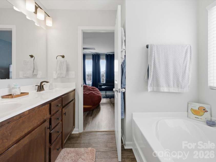 1049 River Haven Avenue, Concord, NC 28025.  MLS# CAR4345937, YatesRealty ID 1890. Primary bathroom