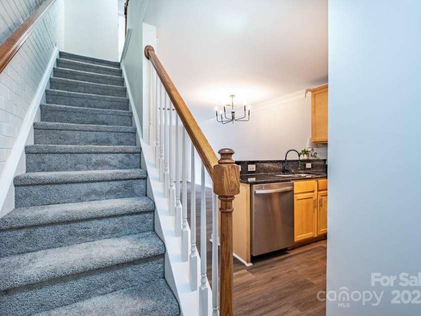 1310 Green Oaks Lane, Charlotte, NC 28205.  MLS# CAR4317960, YatesRealty ID 1890. 