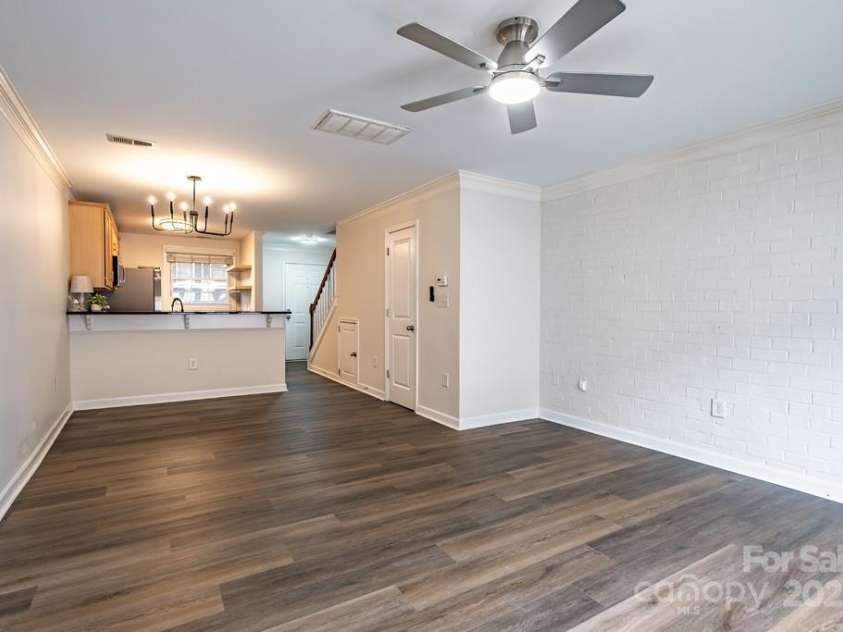 1310 Green Oaks Lane, Charlotte, NC 28205.  MLS# CAR4317960, YatesRealty ID 1890. 