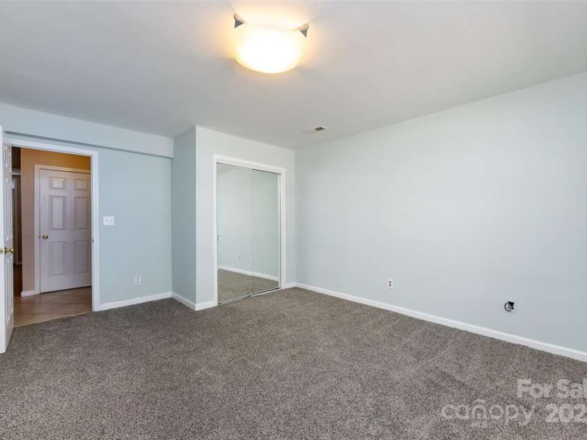 15623 Sir Charles Place, Charlotte, NC 28277.  MLS# CAR4257942, YatesRealty ID 18900. 